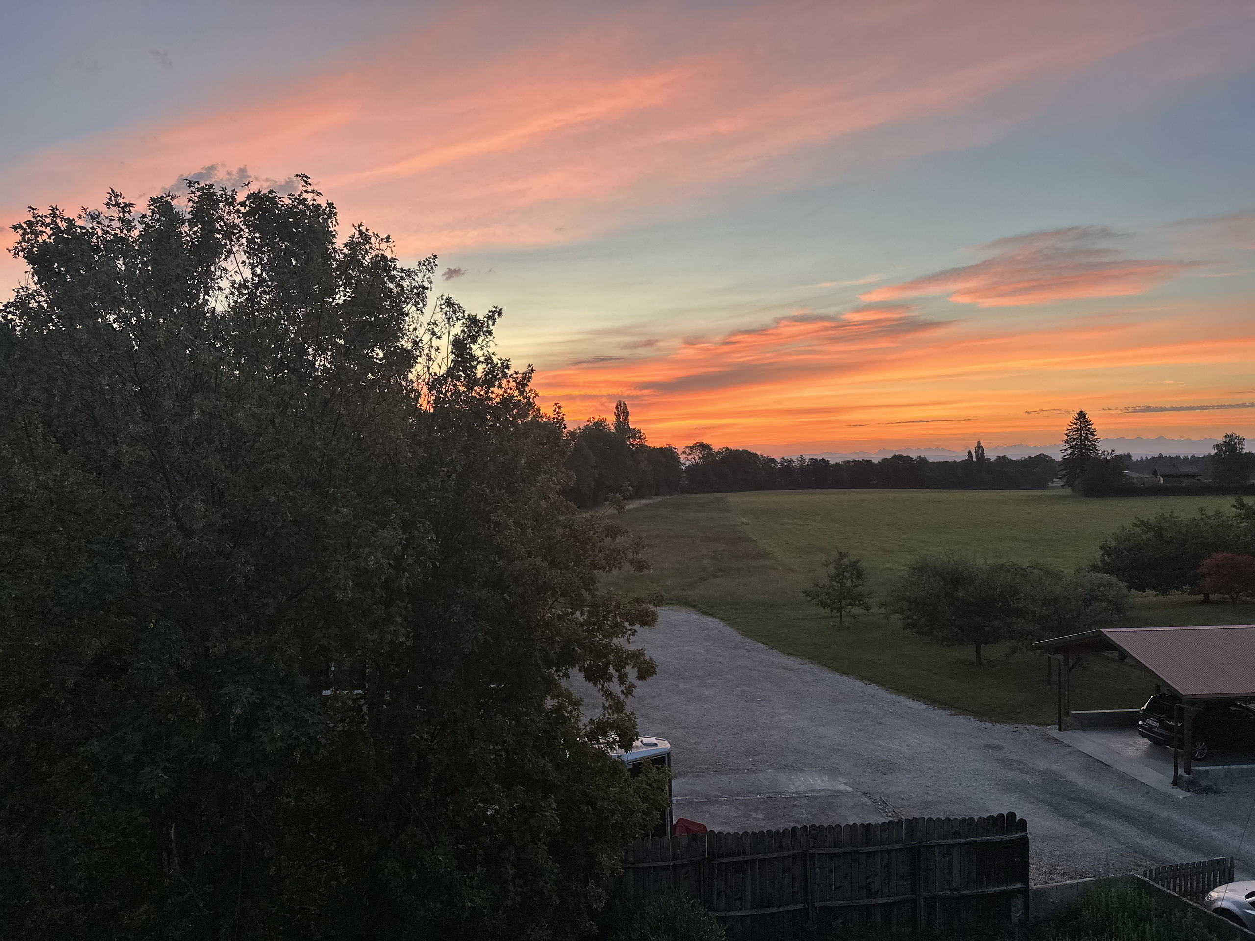 Landschaft bei Sonnenuntergang