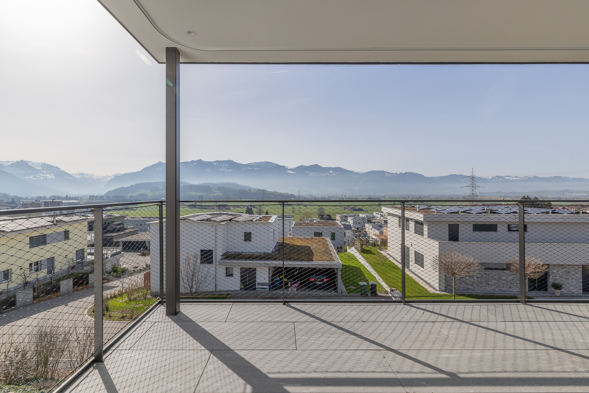 Balkon mit Panoramablick auf Berge