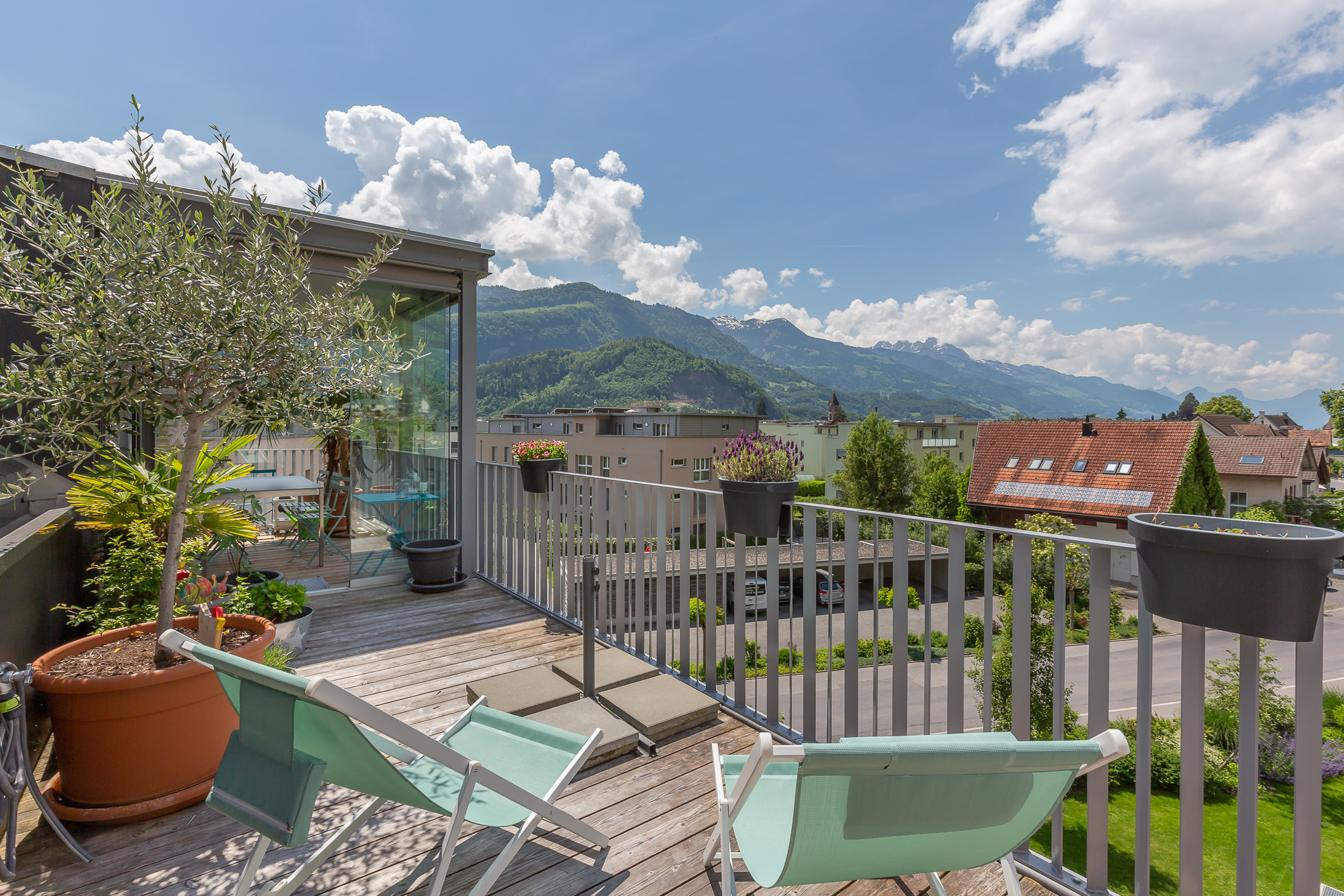 Balkon mit Bergblick