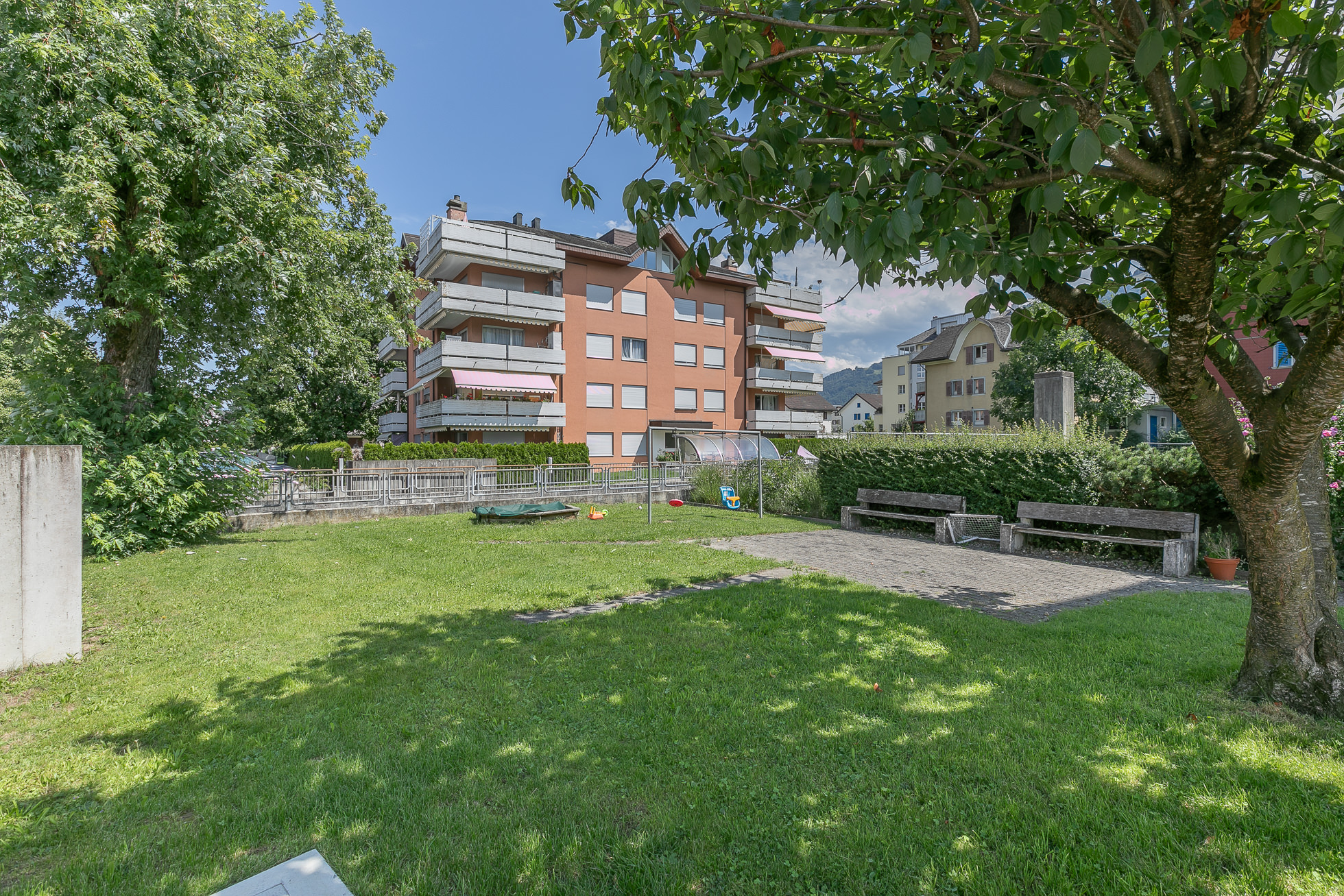 Wohnhaus mit Gemeinschaftsgarten