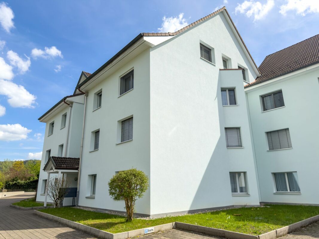 Mehrfamilienhaus von außen