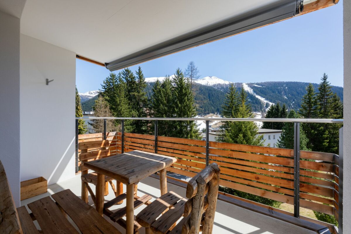 Balkon mit Bergblick