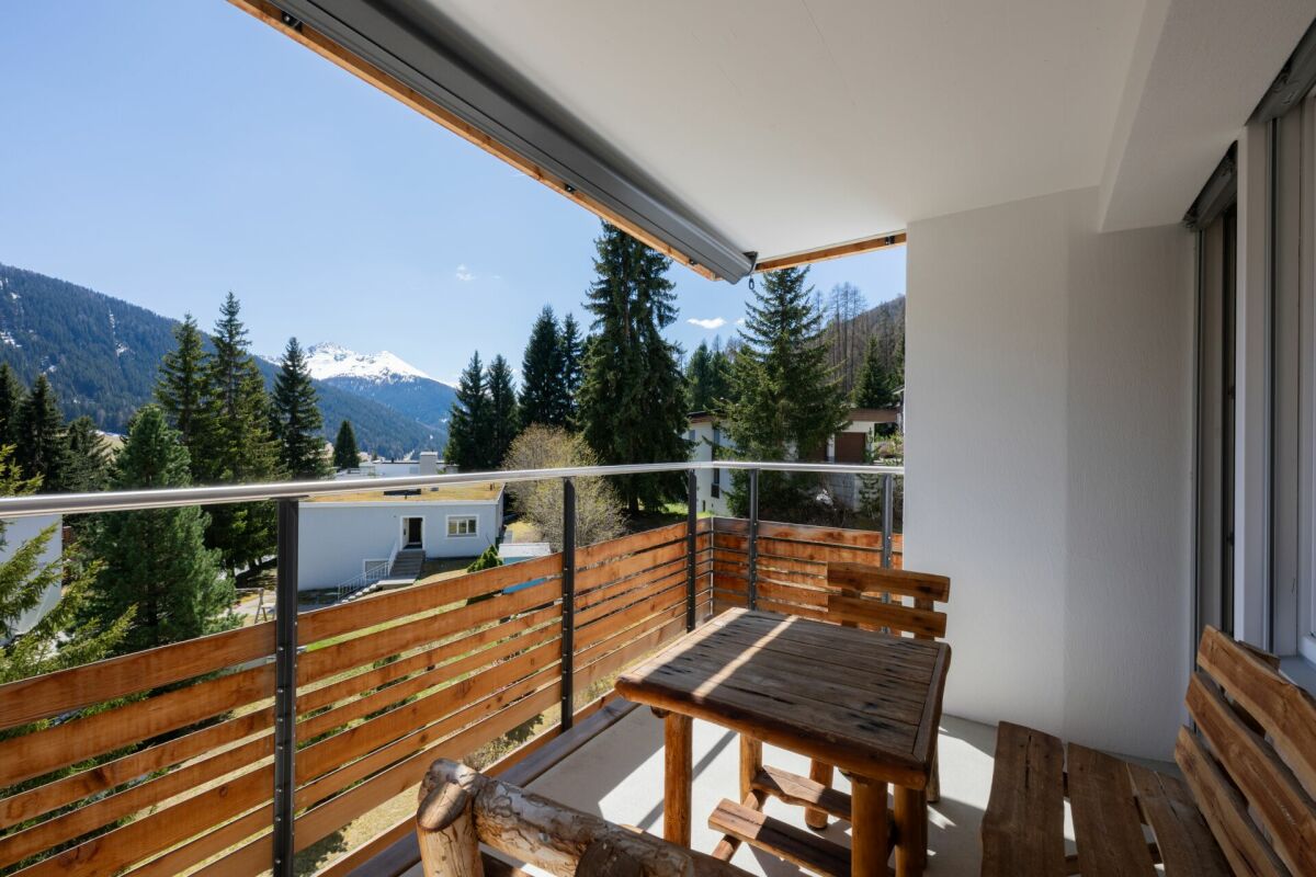 Balkon mit Bergblick
