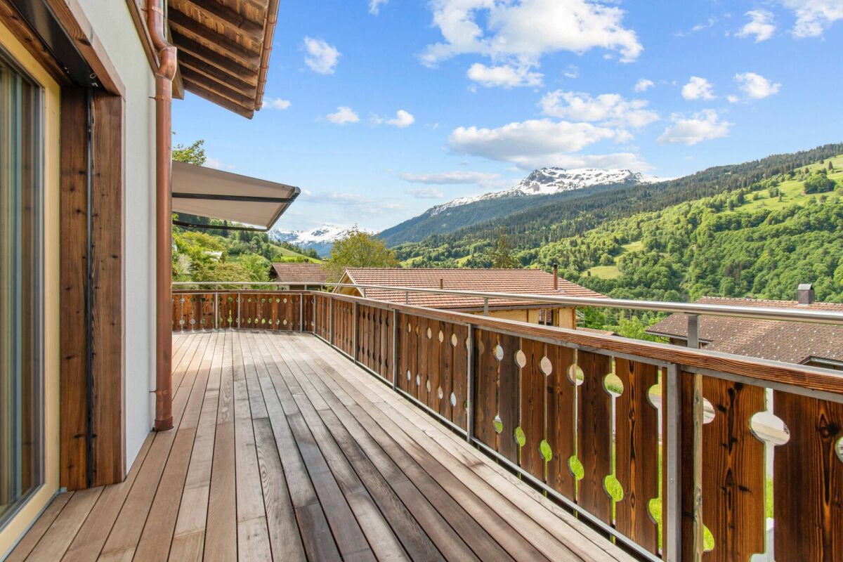 Balkon mit Bergblick
