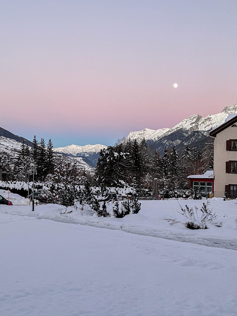 Schneelandschaft mit Bergblick