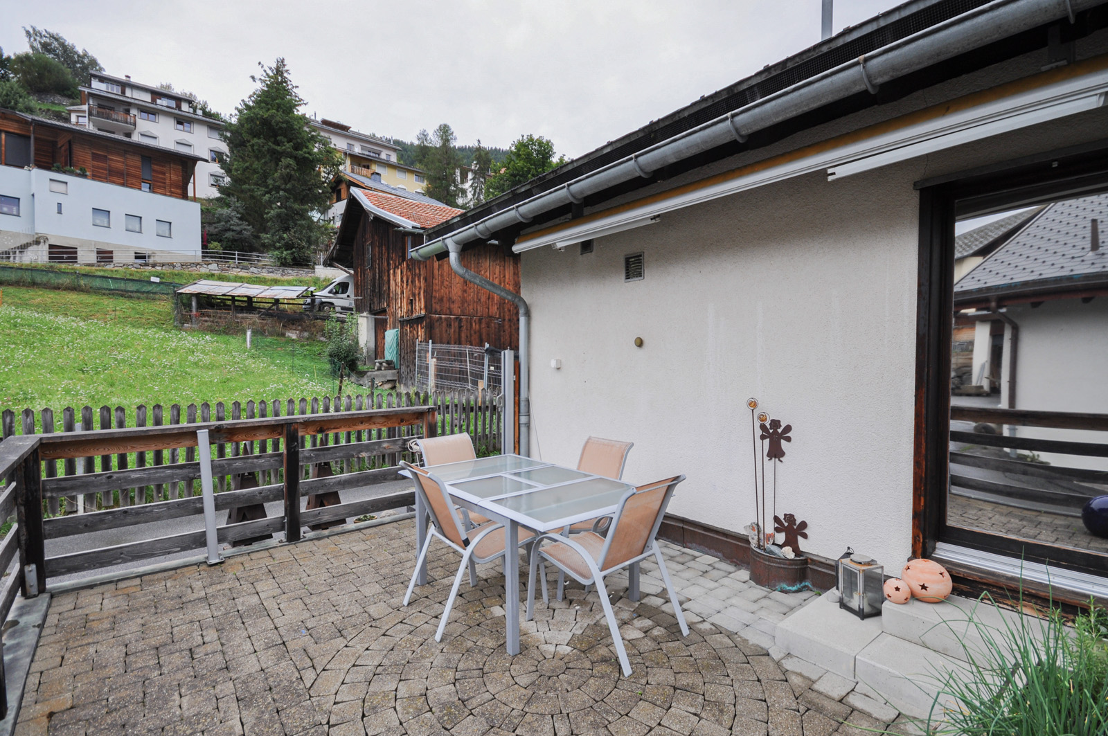 Terrasse mit Gartenblick