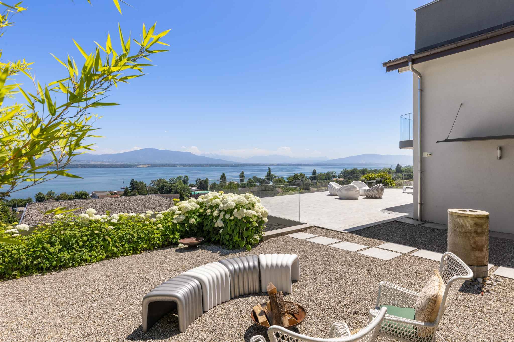 Terrasse mit Seeblick