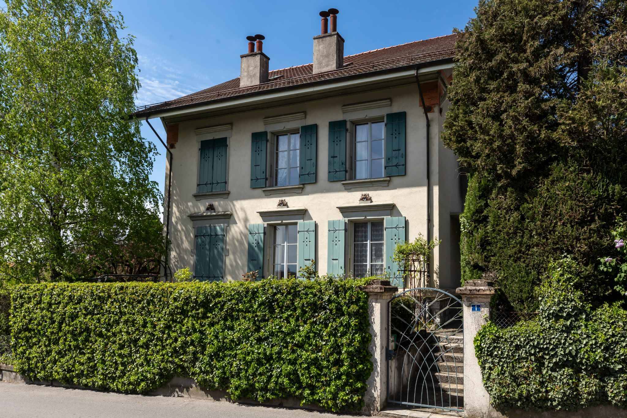 Historische Villa mit Gartenfassade