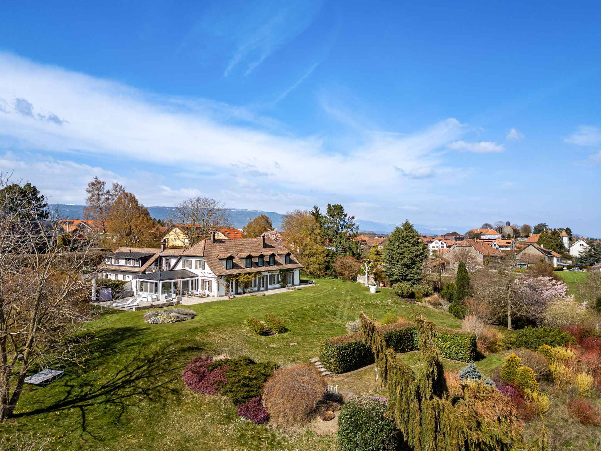 Großzügiges Einfamilienhaus mit weitläufigem Garten und Weitblick