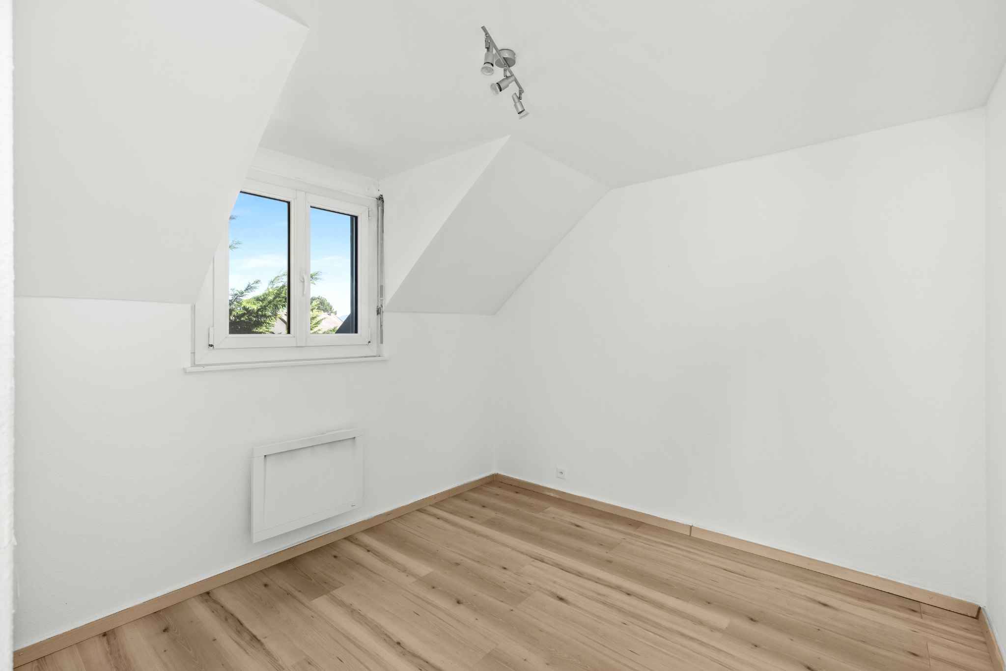 Helles Dachgeschosszimmer