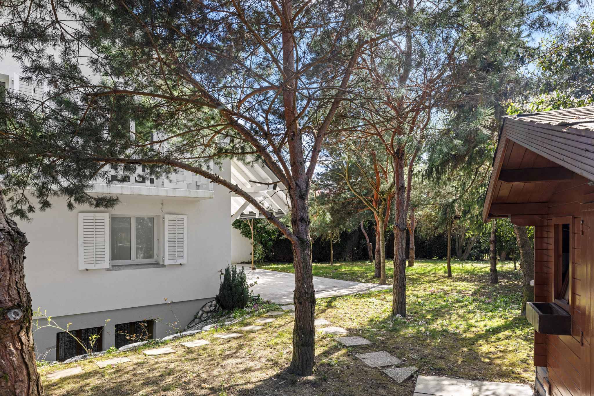 Gartenansicht eines Hauses