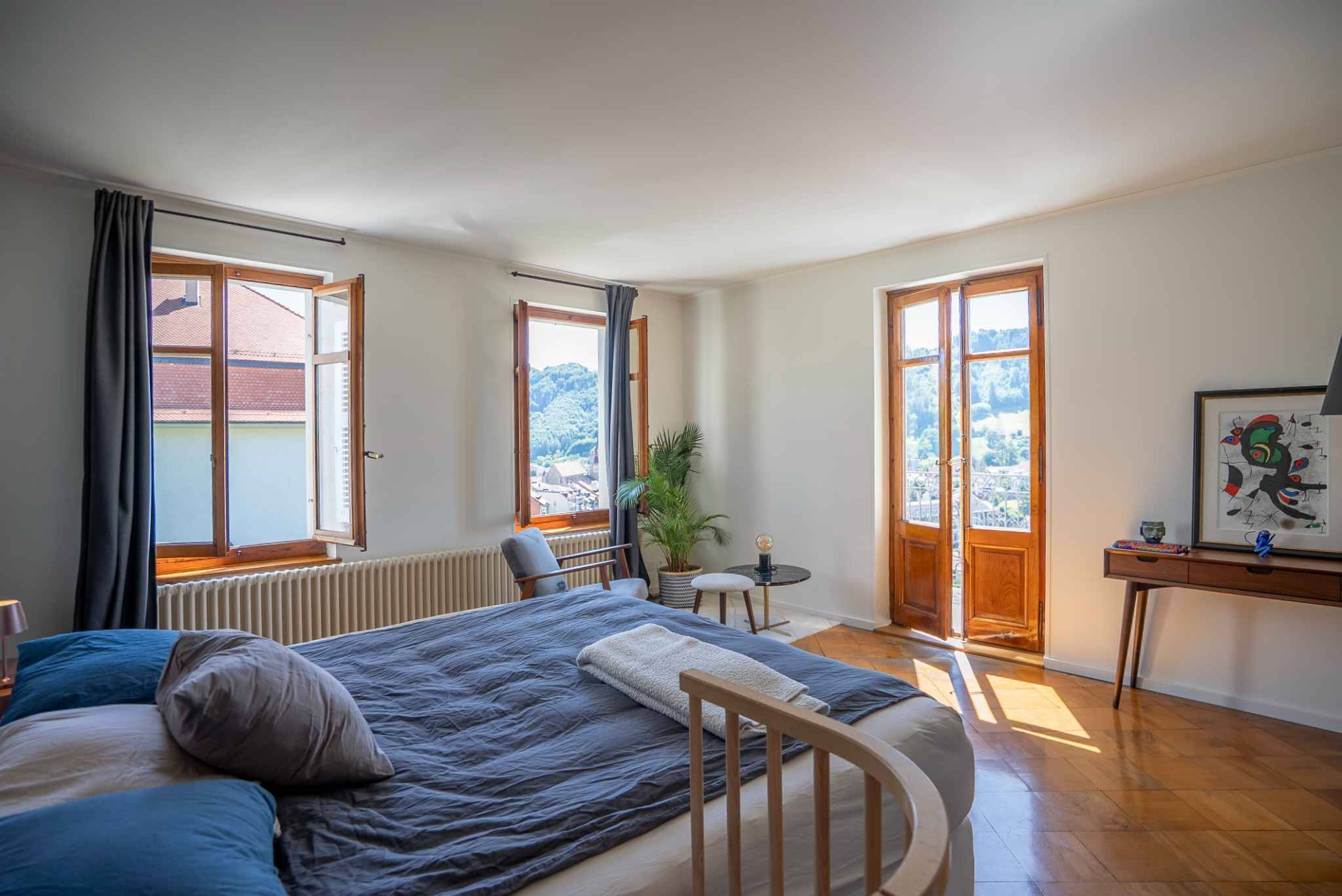 Schlafzimmer mit Blick ins Grüne
