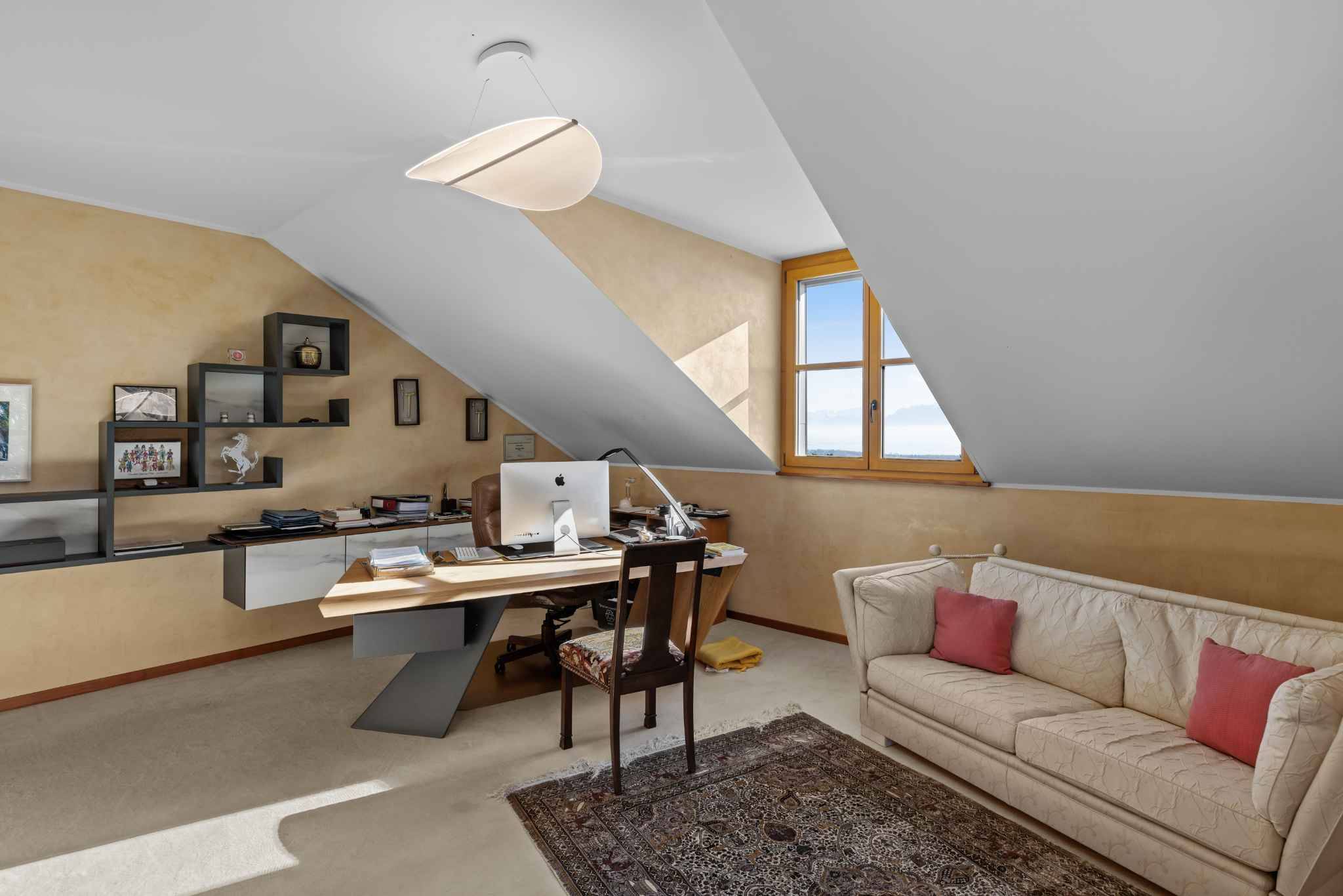 Dachzimmer als Arbeitszimmer