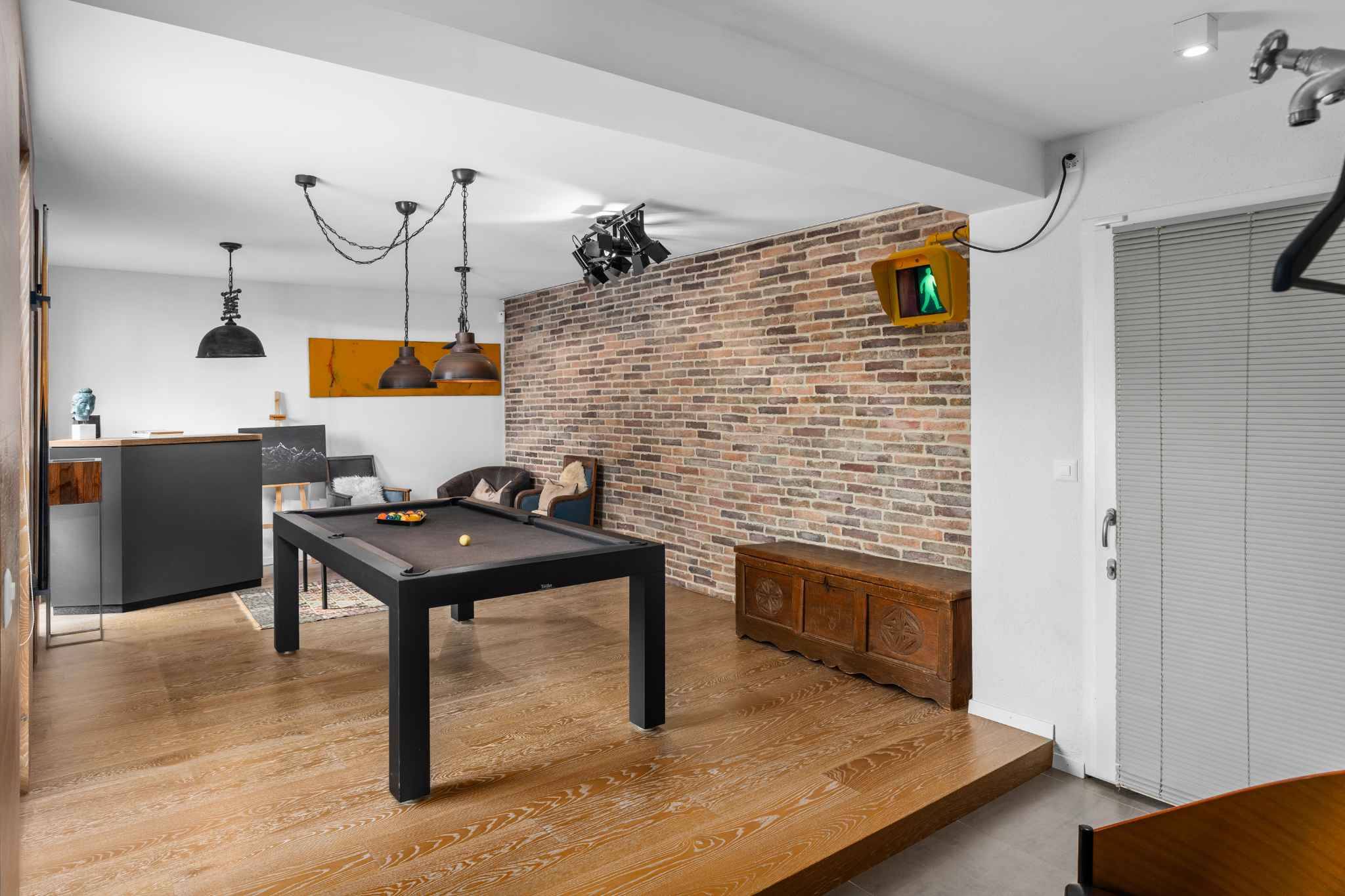 Spielzimmer mit Billardtisch
