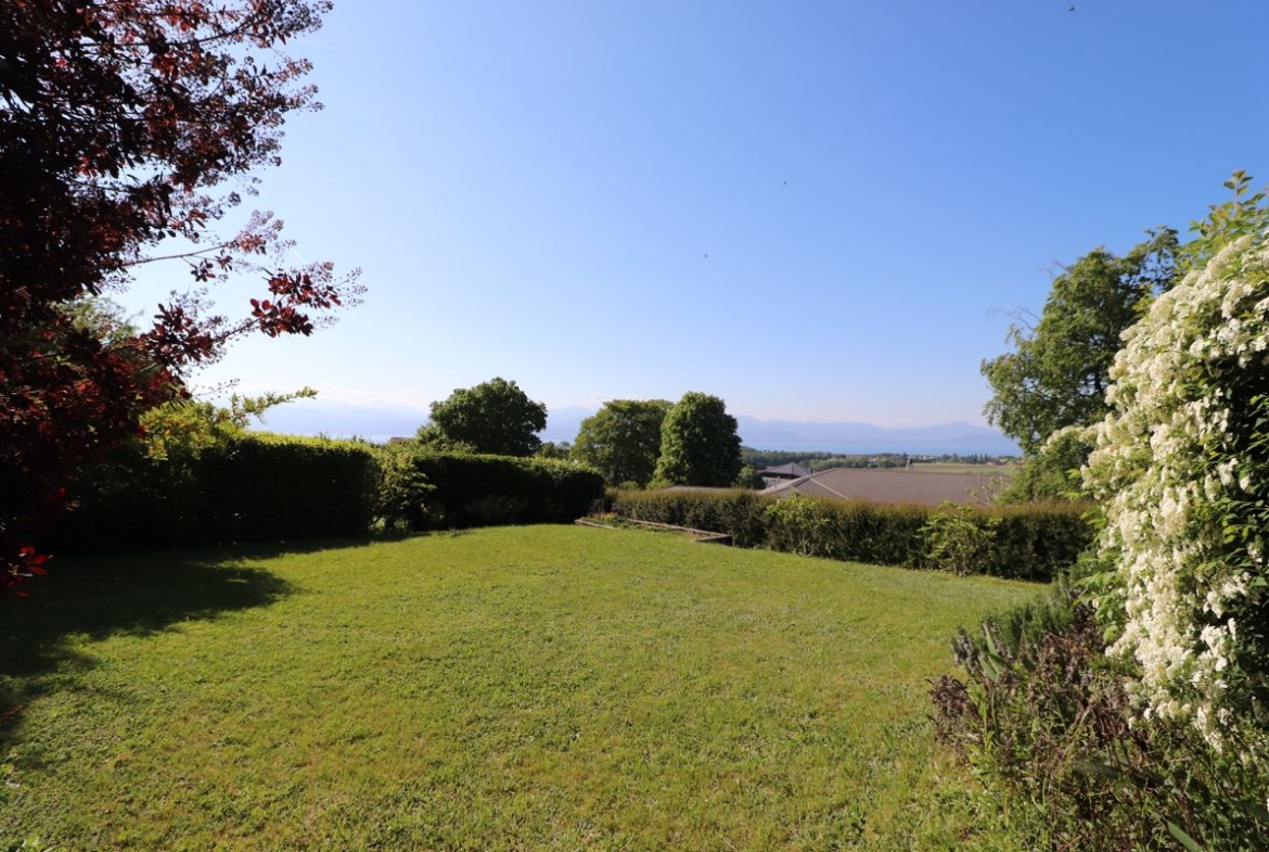 Garten mit freiem Blick in die Landschaft