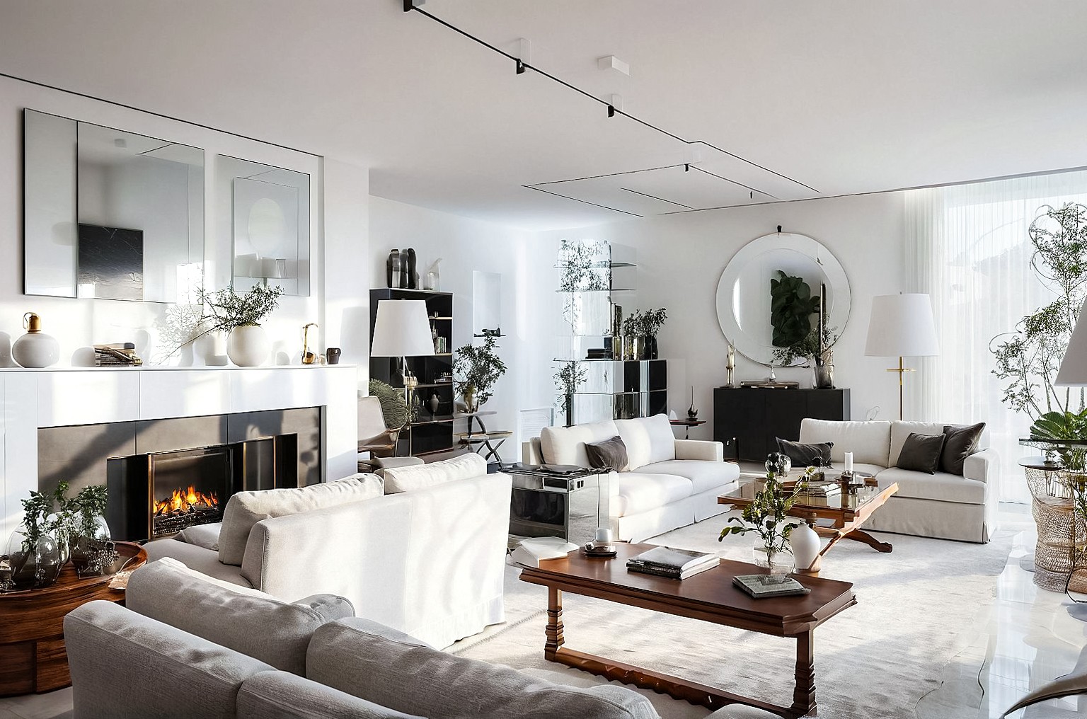 Helles, luxuriöses Wohnzimmer mit Kamin