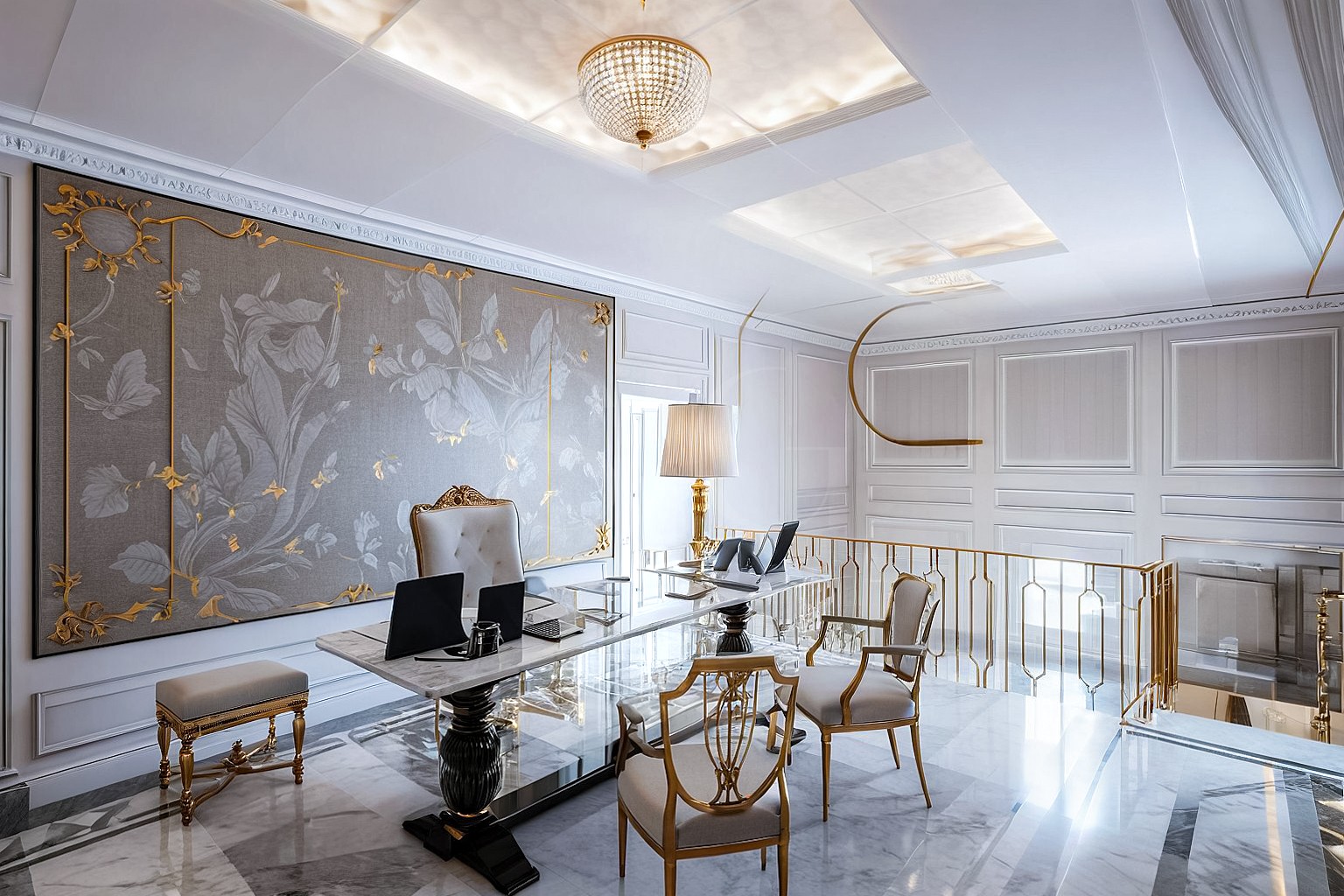 Luxuriöses Arbeitszimmer mit Galerie und Marmorboden