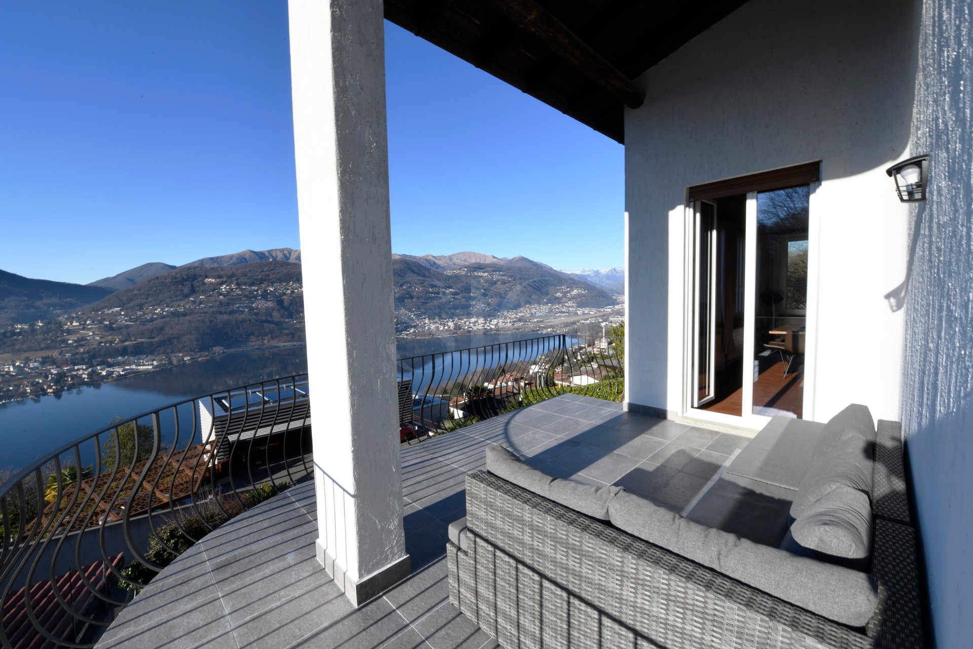 Balkon mit Seeblick
