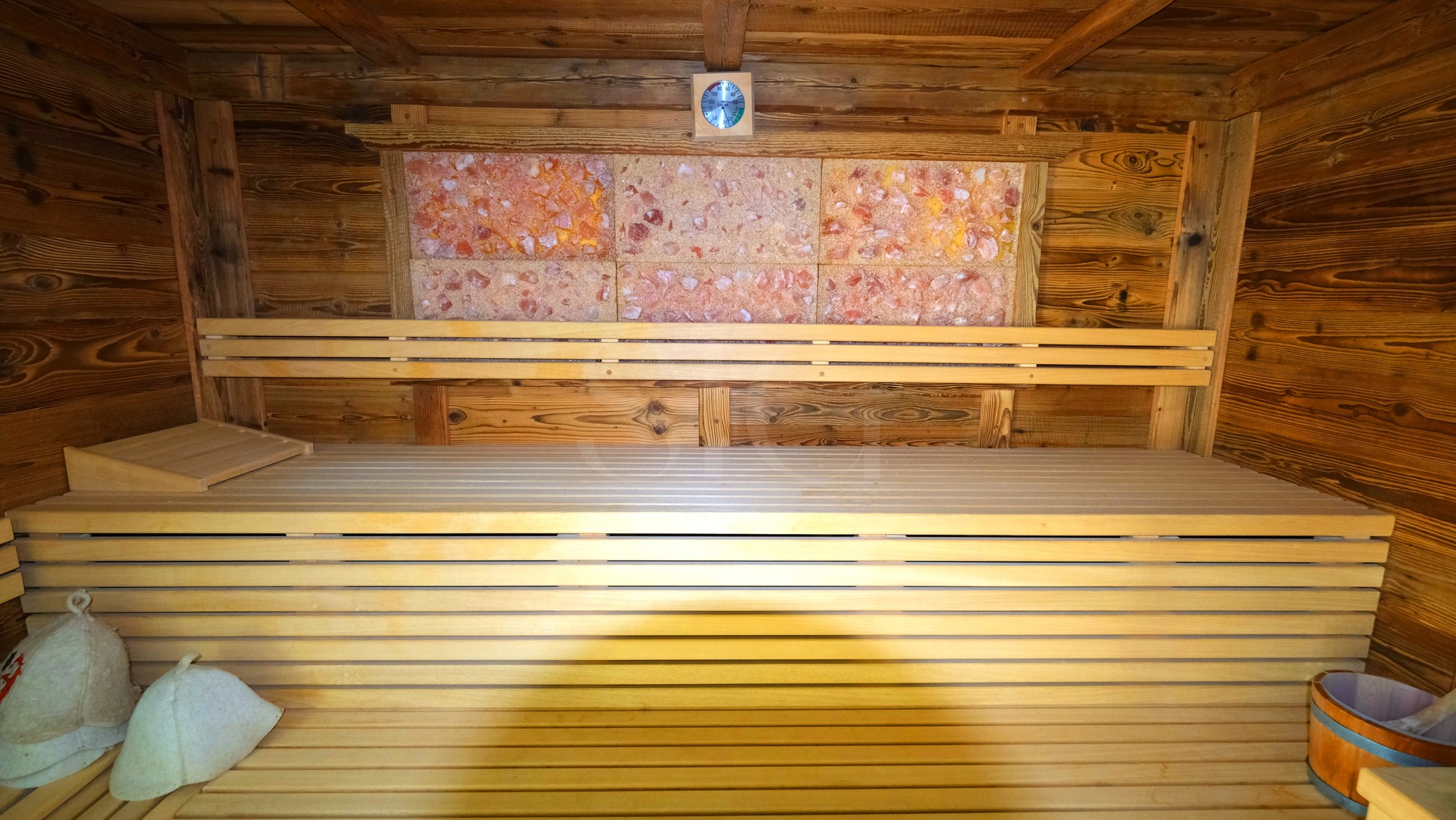 Sauna mit Holzverkleidung