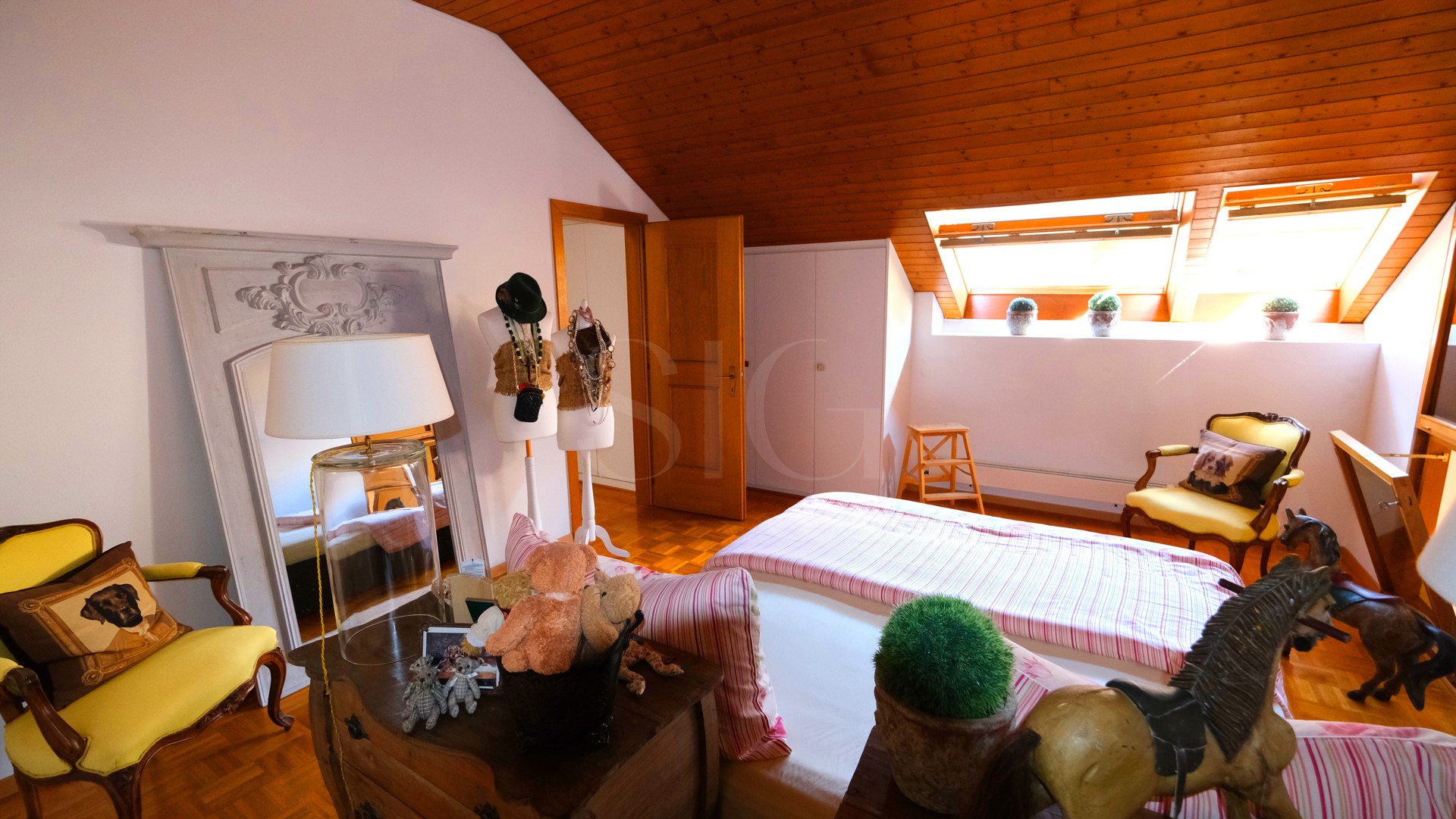 Gemütliches Dachgeschoss-Schlafzimmer