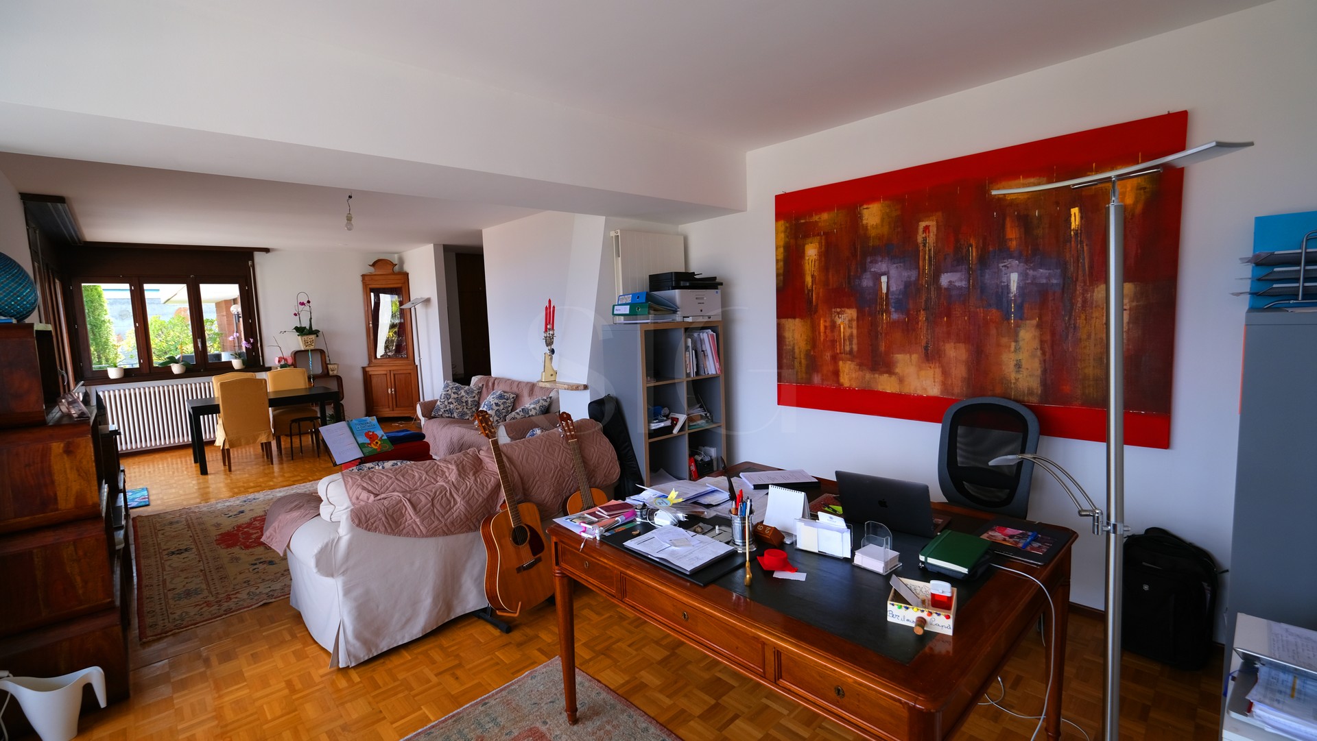 Wohn- und Arbeitszimmer mit Essbereich