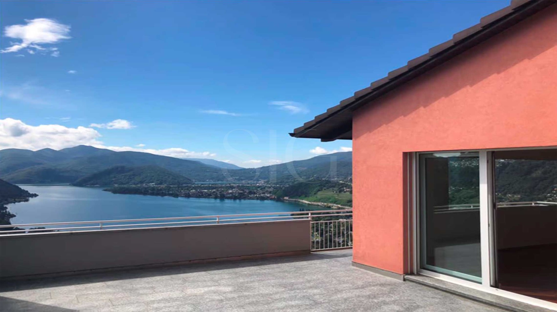 Terrasse mit Seeblick