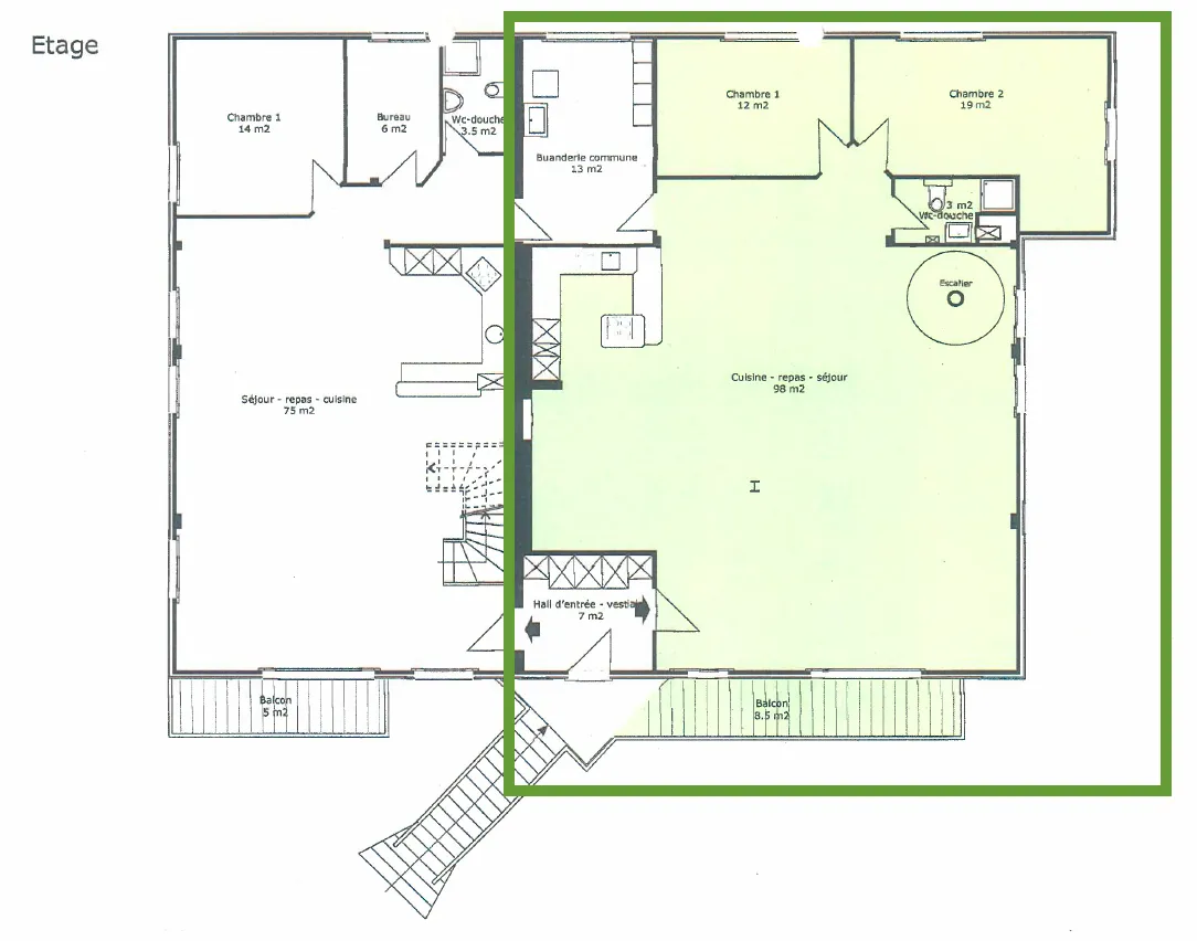 Grundriss einer Etage mit Wohn-, Schlaf- und Nebenräumen