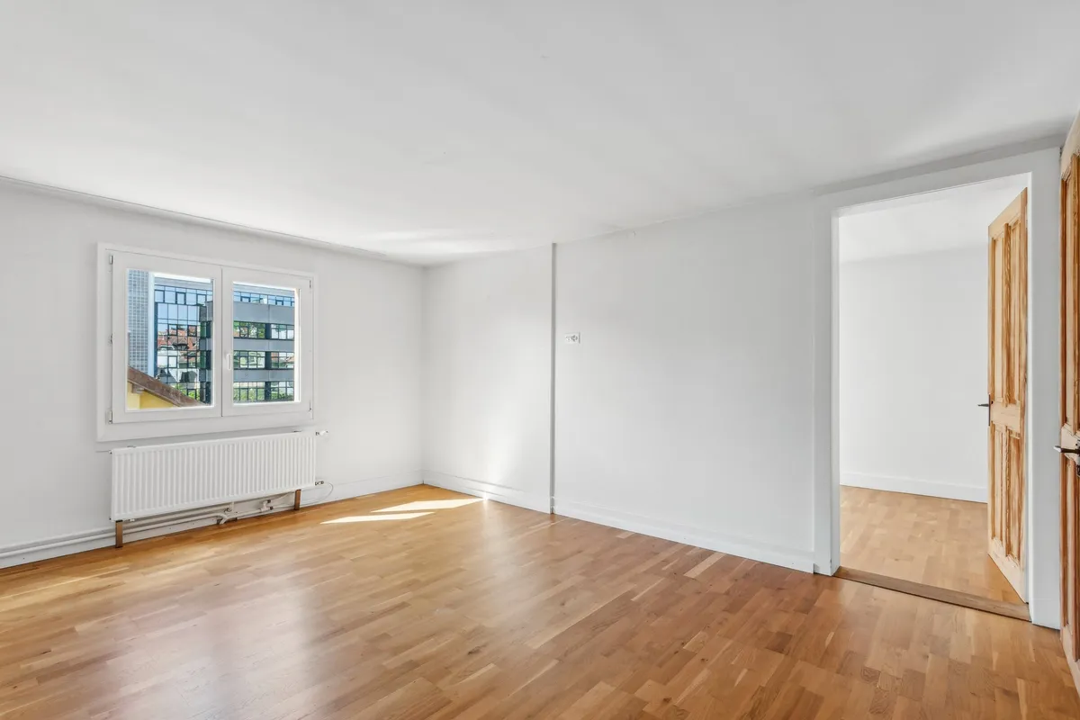 Heller leerer Wohnraum