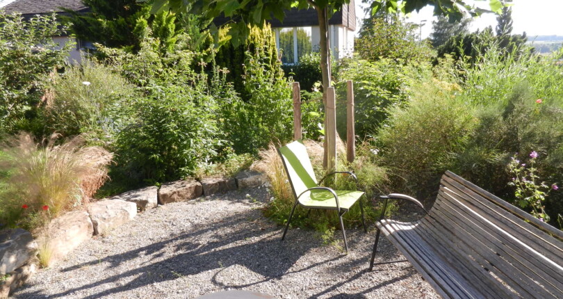 Garten-Sitzbereich im Grünen