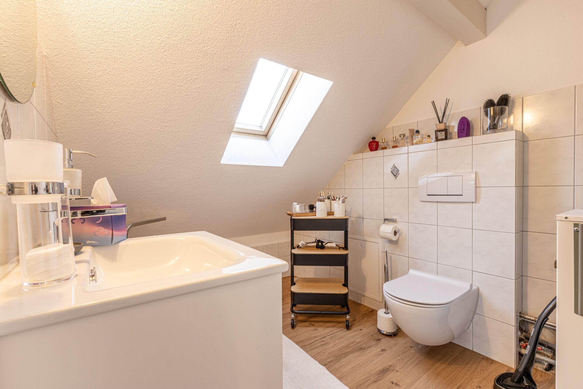 Dachbad mit WC und Badewanne