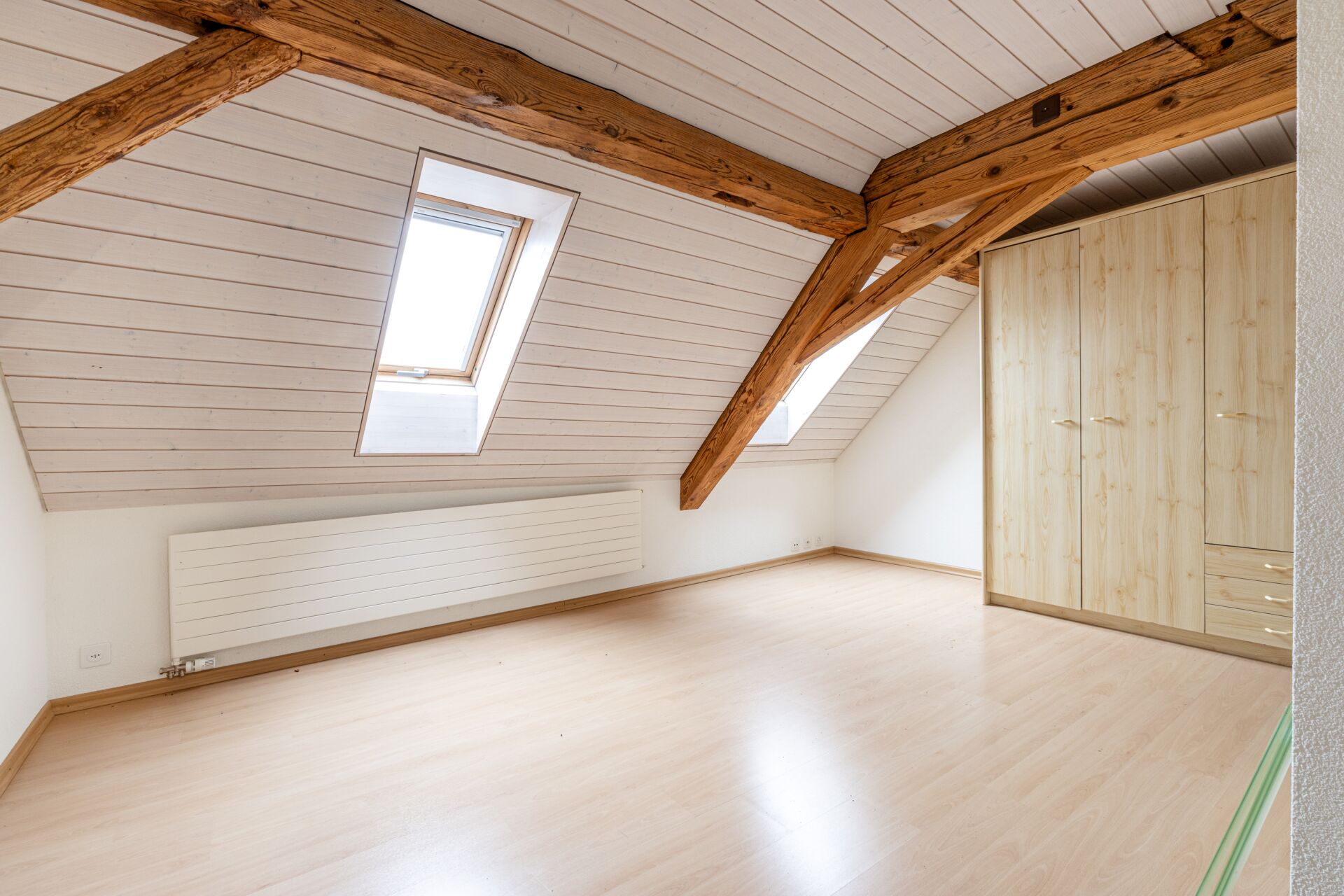 Ausgebauter Dachraum mit Sichtbalken