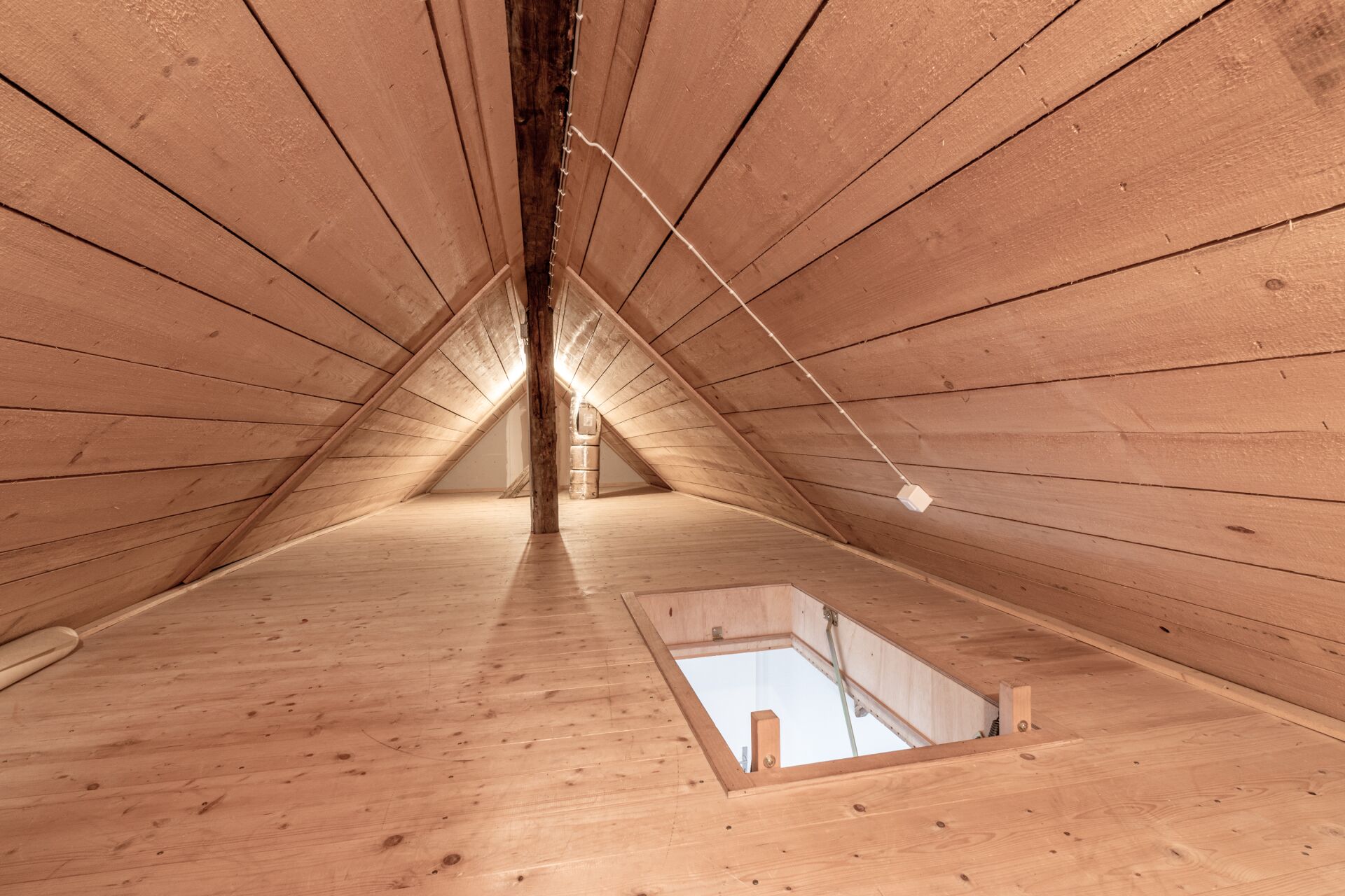 Dachboden mit Holzverschalung
