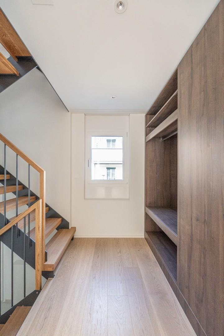 Treppenhaus mit Einbauschrank