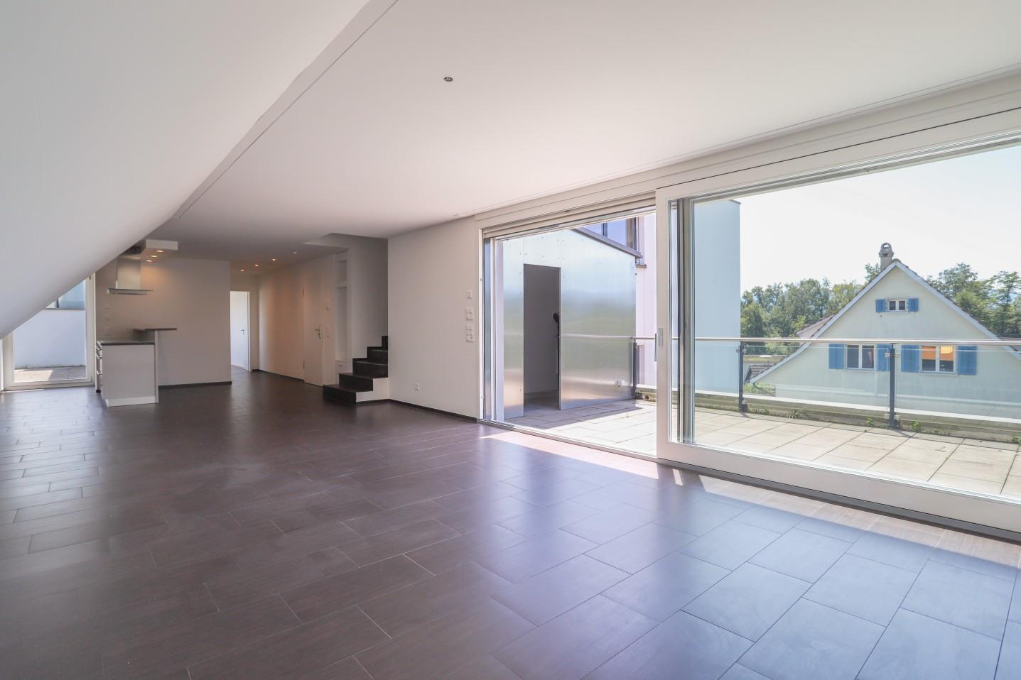 Offener Wohnbereich mit Dachterrasse