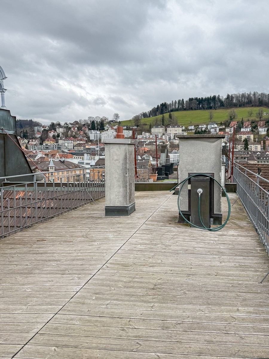 Dachterrasse mit Stadtblick