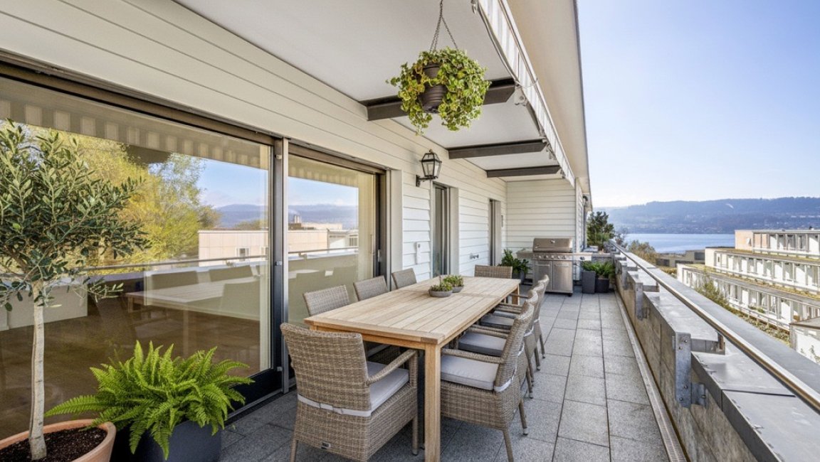 Balkon mit Seeblick