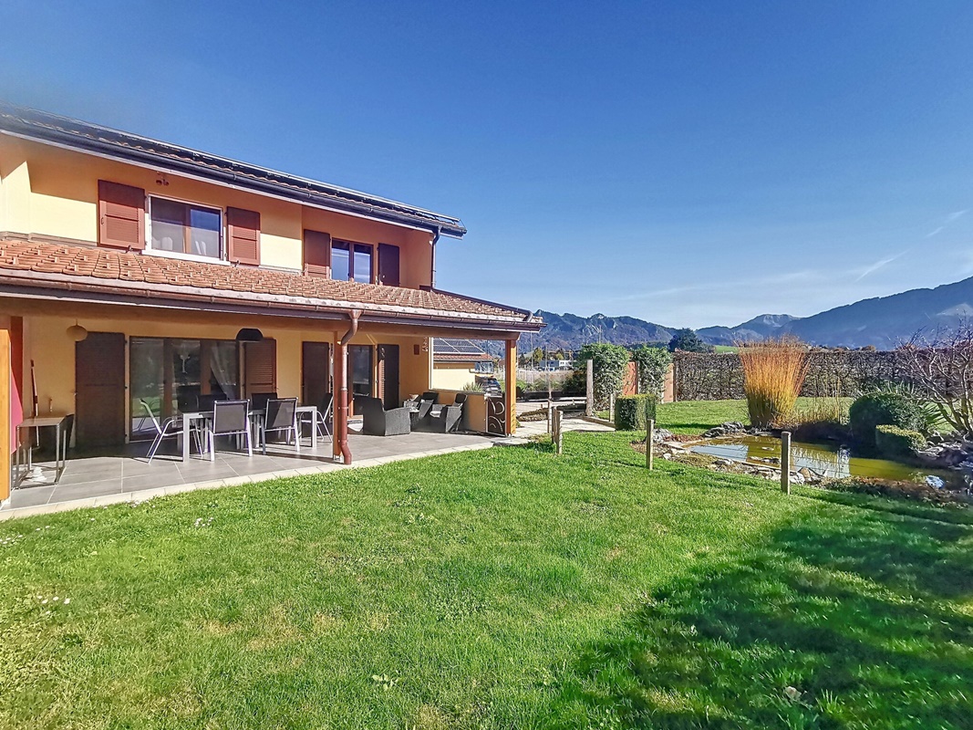 Einfamilienhaus mit Garten und Terrasse