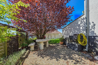 Gartenbereich mit Sitzplatz