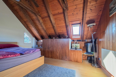 Dachzimmer mit Holzausbau