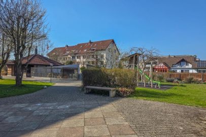 Wohnanlage mit Spiel- und Grünfläche