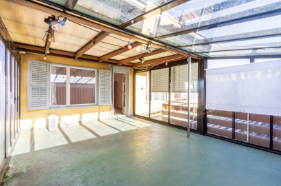 Verglaster Wintergarten oder überdachte Terrasse