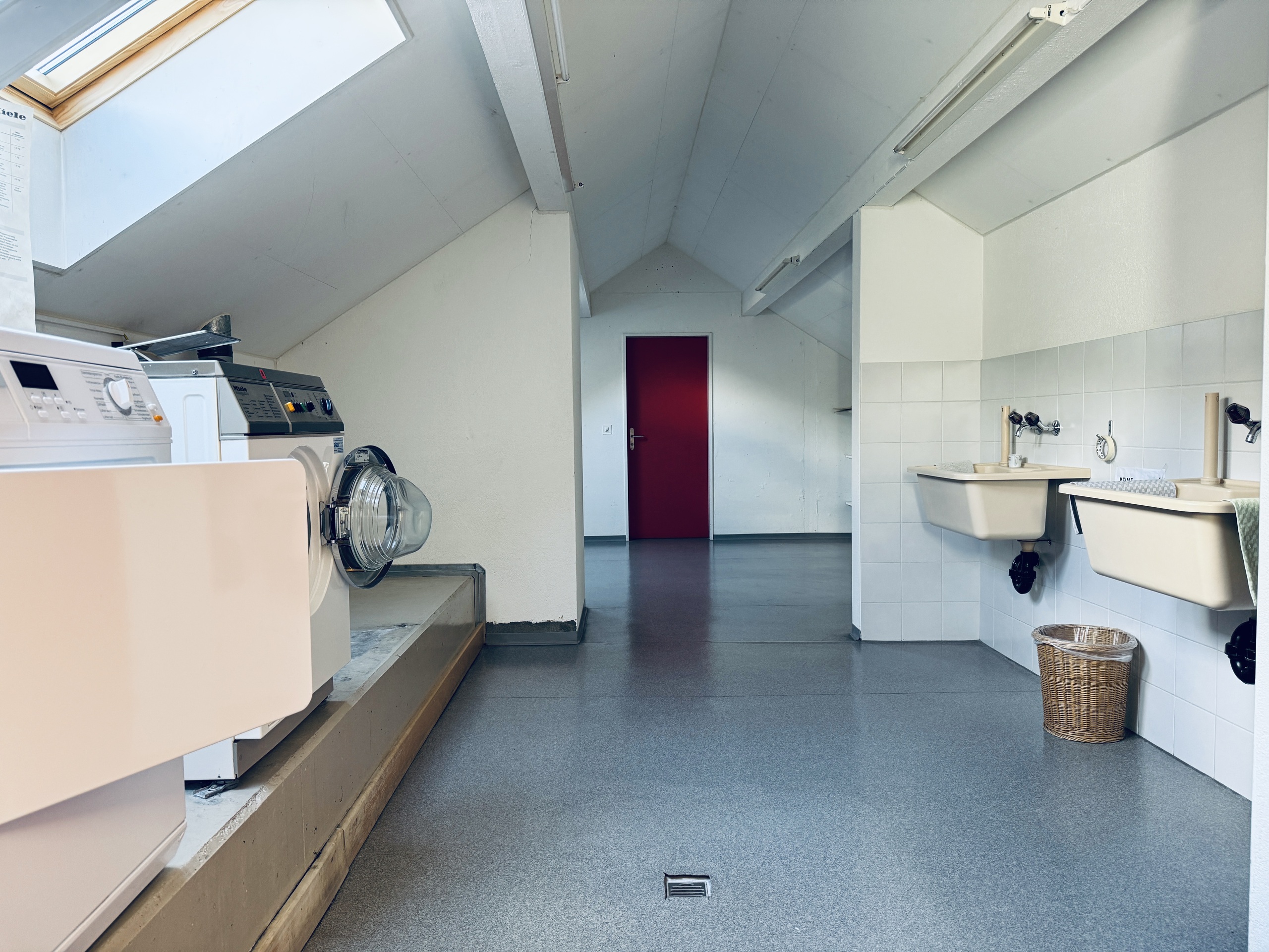 Wasch- und Nutzraum im Dachgeschoss