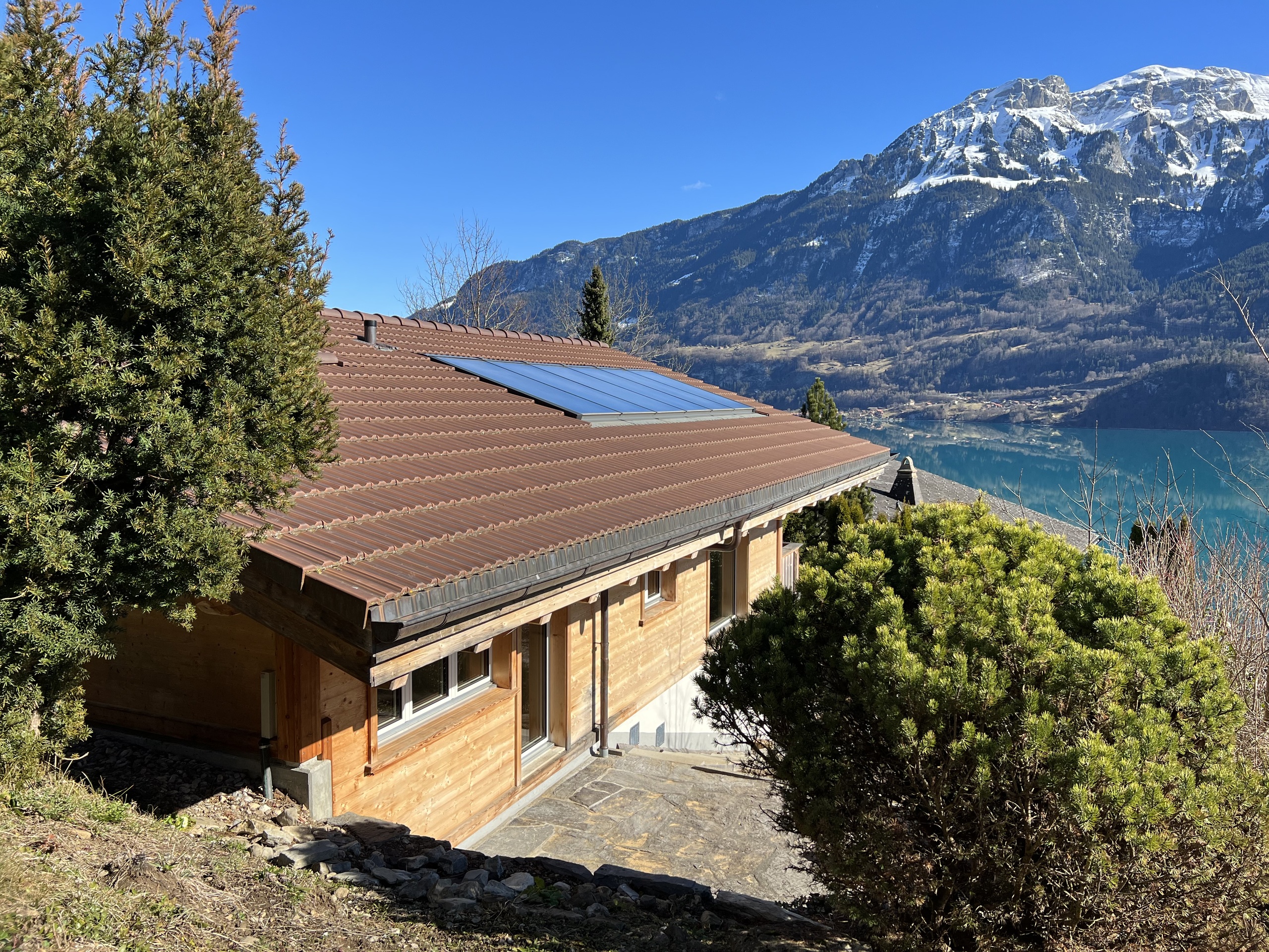 Alpenhaus mit Seeblick