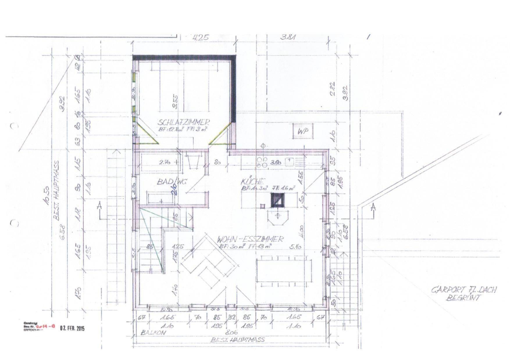 Grundriss eines Wohnhauses mit Balkon und Carport