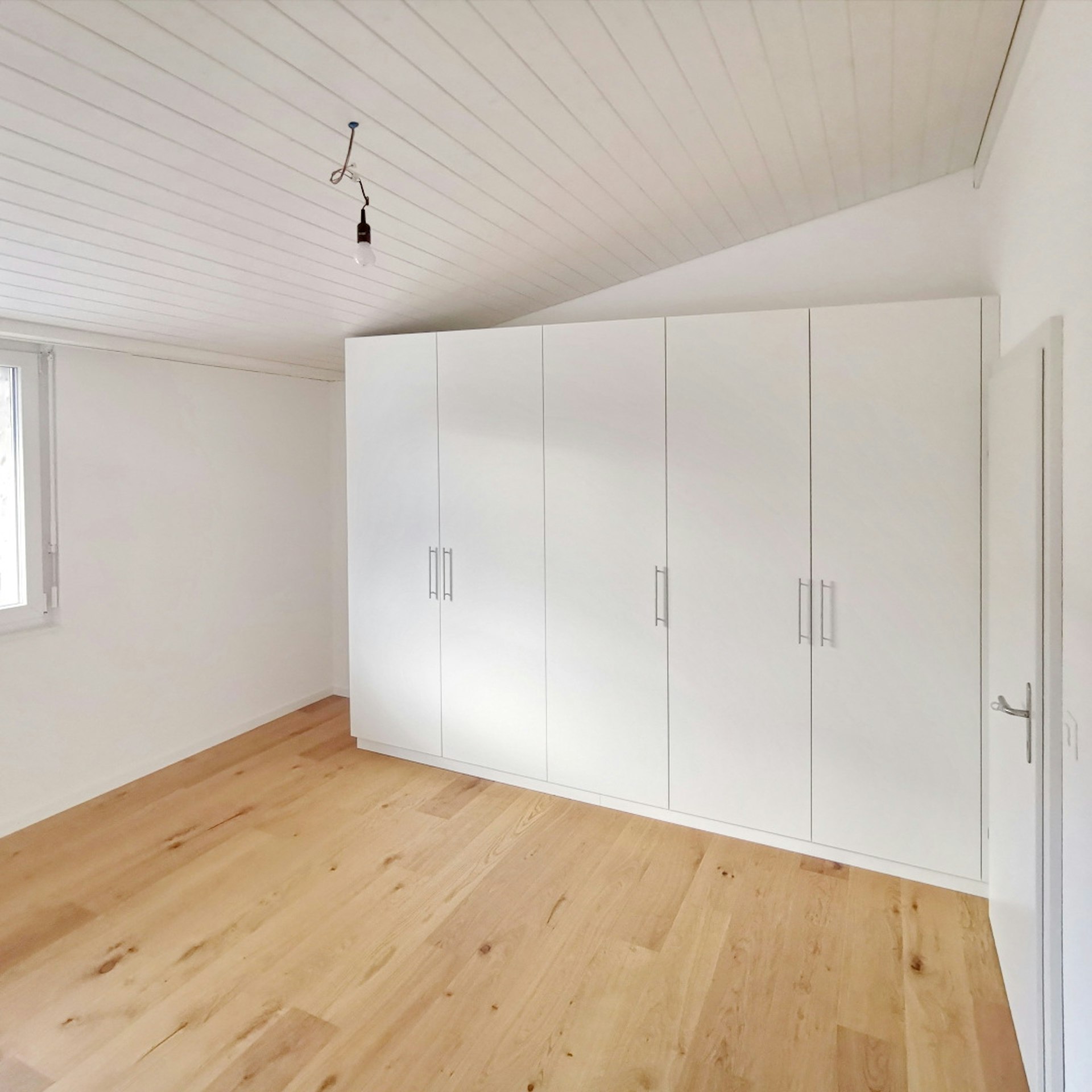Schlafzimmer mit Einbauschrank