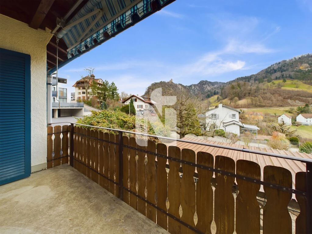 Balkon mit Bergblick