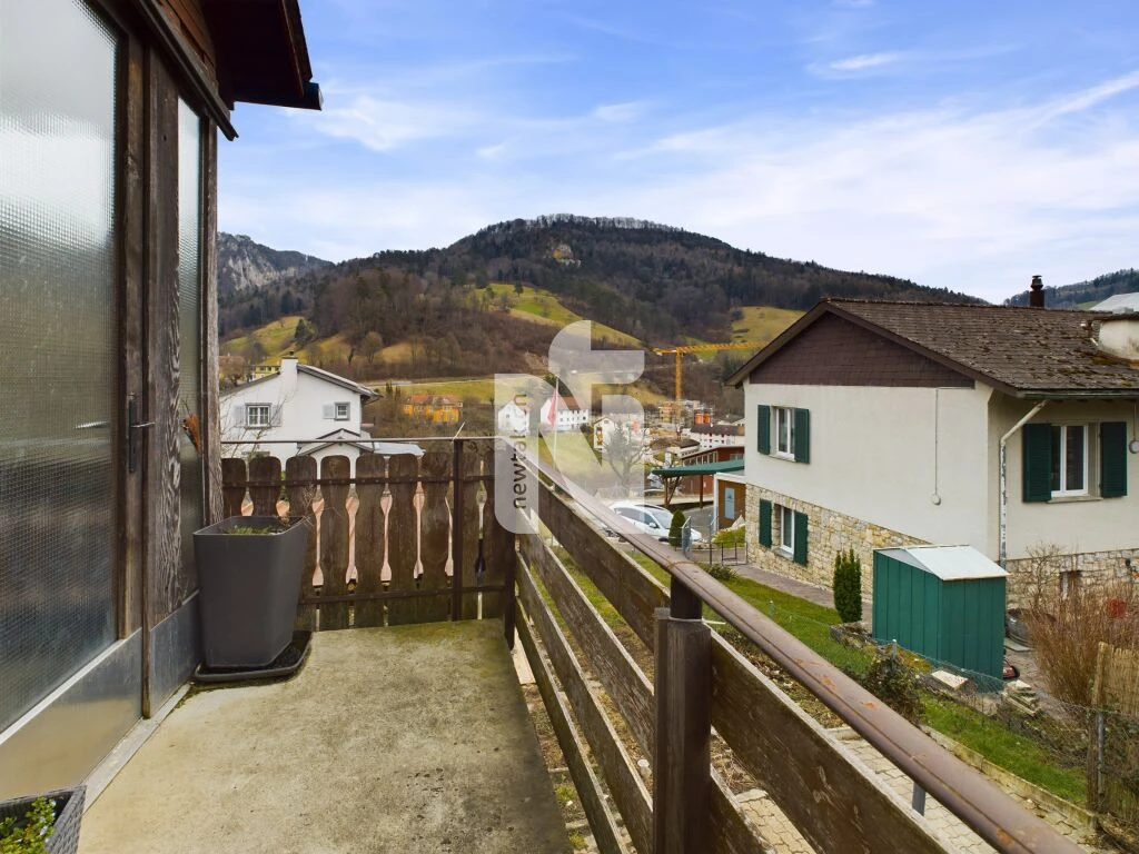 Balkon mit Bergblick