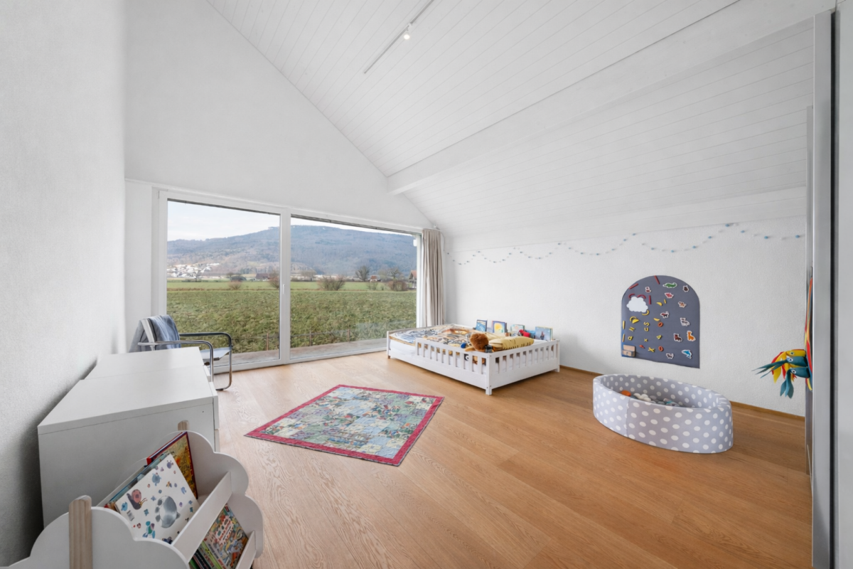 Kinderzimmer mit Panoramafenster