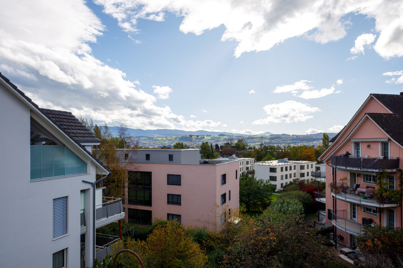 Wohnumfeld mit Stadt- und Landschaftsblick