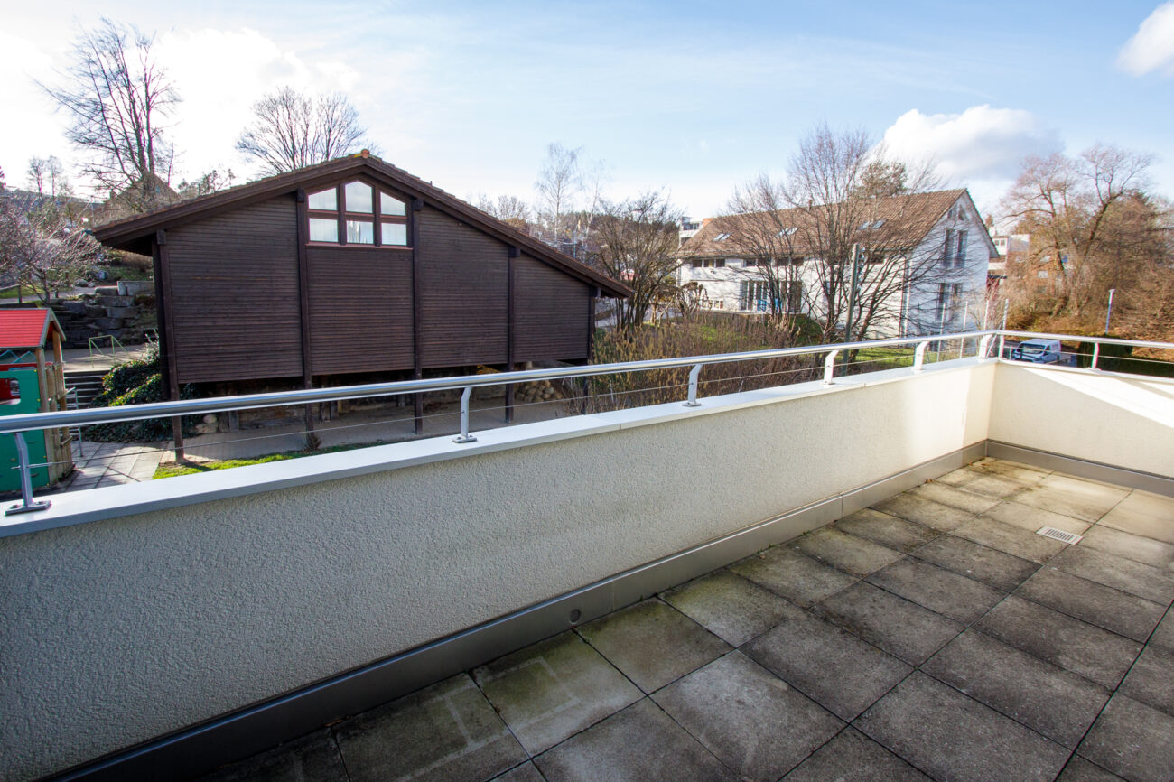 Balkon mit Blick auf Wohnumgebung